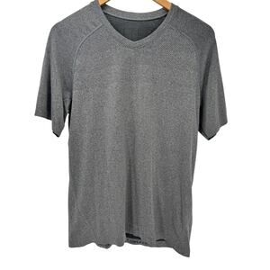 Lululemon Activewear Shirt mens Medium Gray Short Sleeve TIME TO GET DIRTY Tee